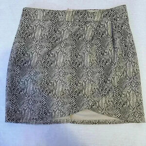 Altar’d state women’s mini skirt, size S